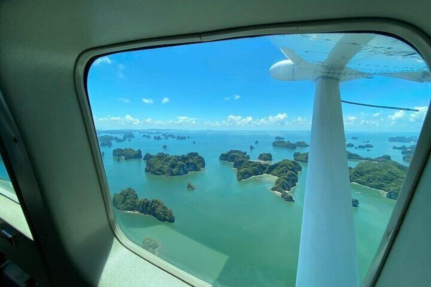 Halong Bay Seaplane and Luxury Cruise: Stunning Views of the Bay