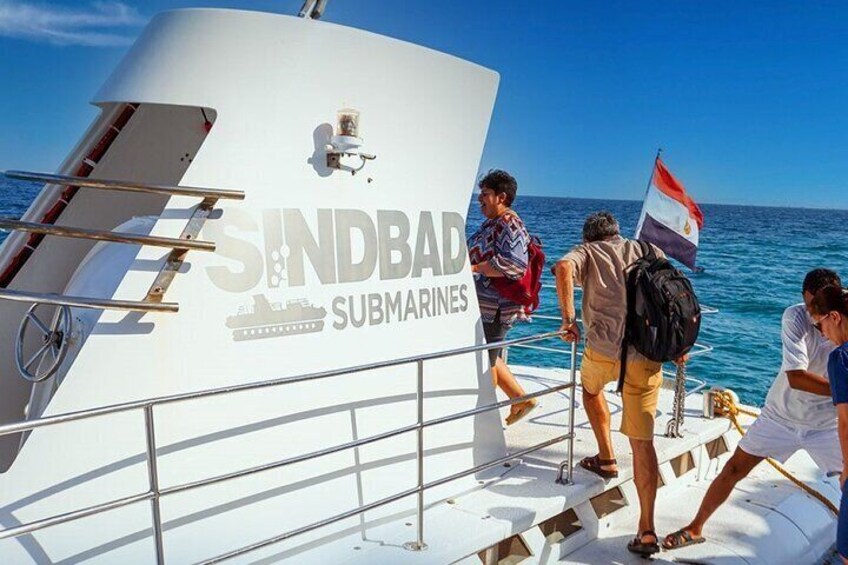 2 Hours Shared Sindbad Submarine in Hurghada