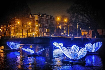 Ámsterdam: recorrido en barco pequeño por esculturas de luz con Gluhwein