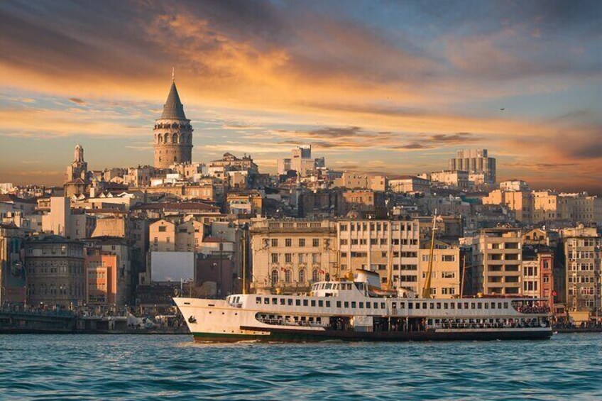 Istanbul Sunset Cruise on the Bosphorus with Yatch