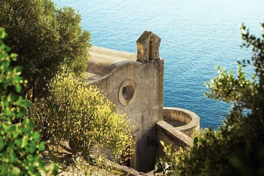 Aragonese Castle with Hydrofoil Transfer from Naples Ticket