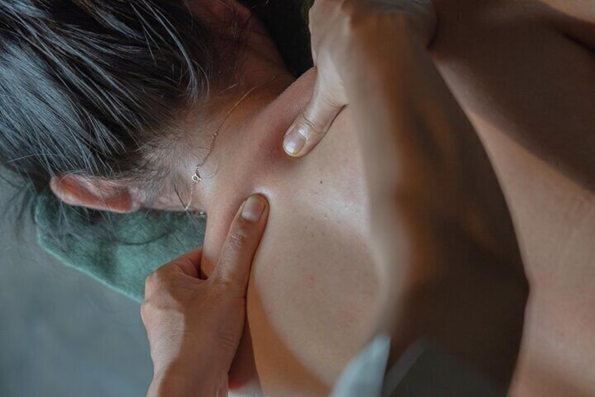 Head, Back and Shoulder Massage in Phnom Penh