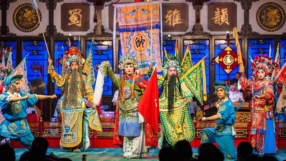 Picture 3 for Activity Chengdu: Sichuan Opera Show & Covered Bowl Tea & Massage