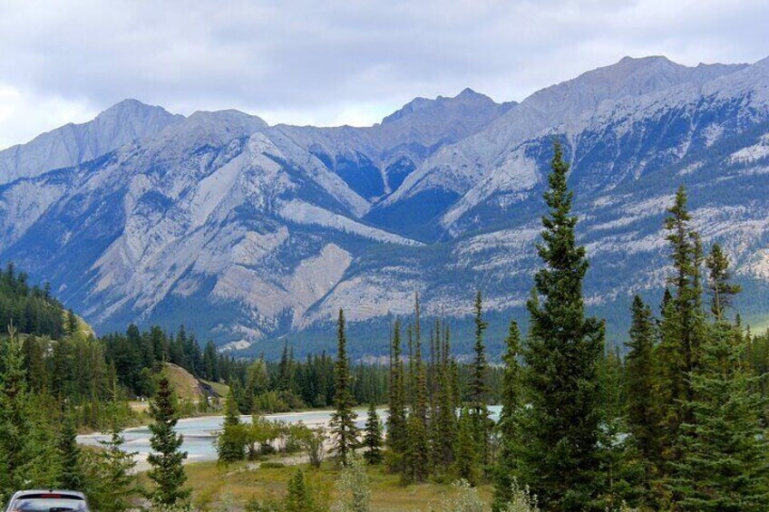 Western Canada is where the landscape of the Rocky Mountains shows us its majesty.