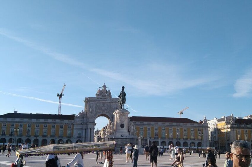 Private Tuk-tuk Tour Around Lisbon 