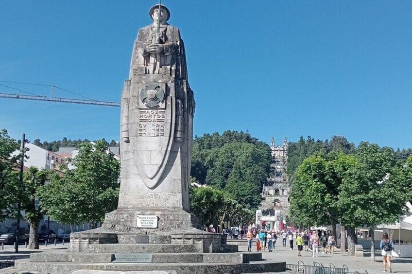 Douro Tour with Wine Tasting, River Cruise and Visit to Lamego