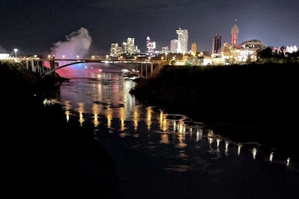 Guided Walking Tours in Niagara Falls with maid of mist + trolley