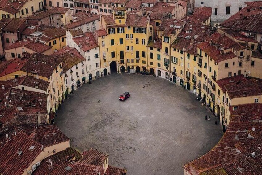 Piazza Anfiteatro, Lucca