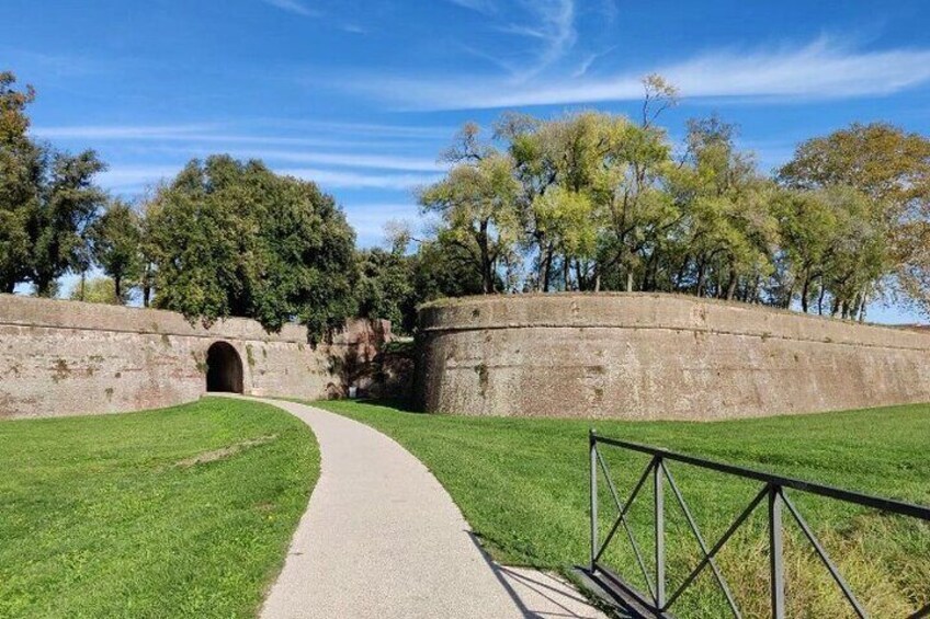 Lucca walls