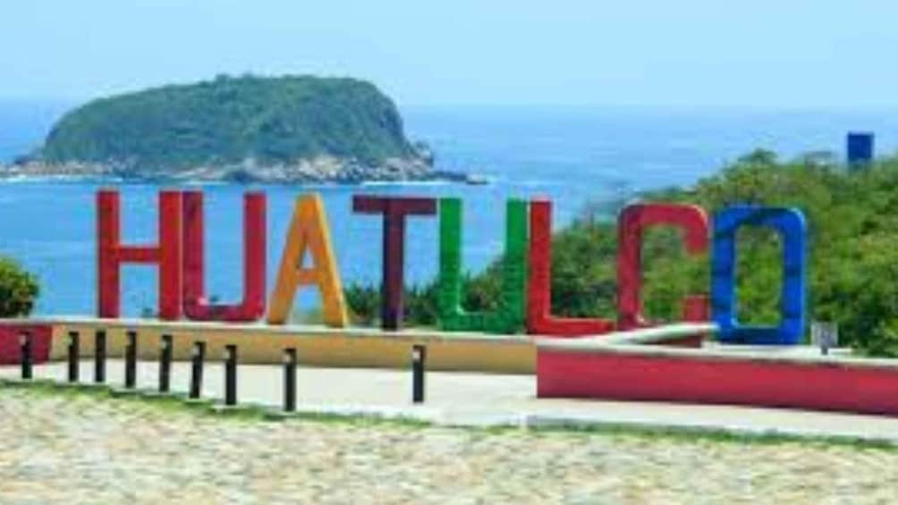 Picture 3 for Activity Huatulco: Scenic Viewpoints and Sectors City Tour