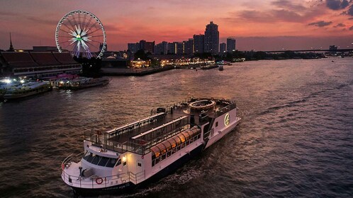 Bangkok: crucero con cena por el río Chao Phraya con azafrán