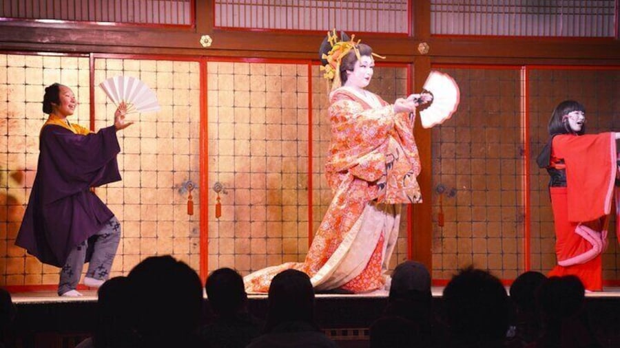 8 Hours Private Tour in Noboribetsu from Muroran by Car