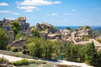 Villages of Saint-Rémy, Les Baux de Provence & the Pont du Gard