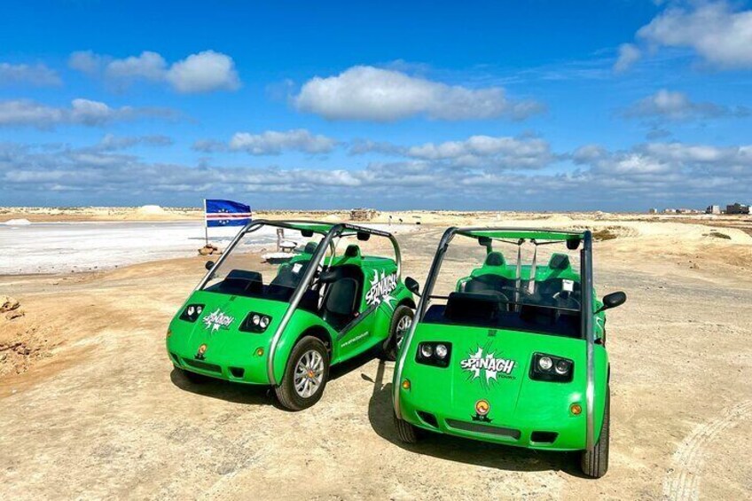 Spinach Tours are guided tours in electric cars with a built-in audio guide. Two-hour tours of Sal Island accompanied by a tour guide. 