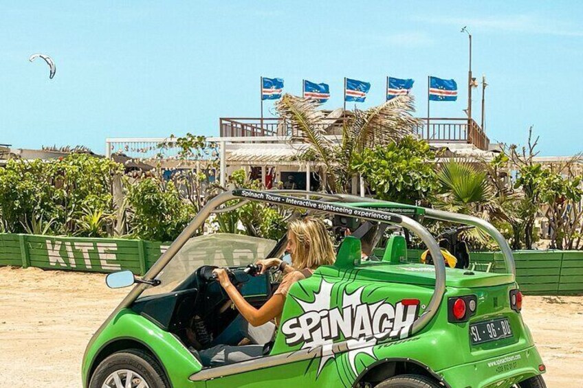 Spinach Tours are guided tours in electric cars with a built-in audio guide. Two-hour tours of Sal Island accompanied by a tour guide. 