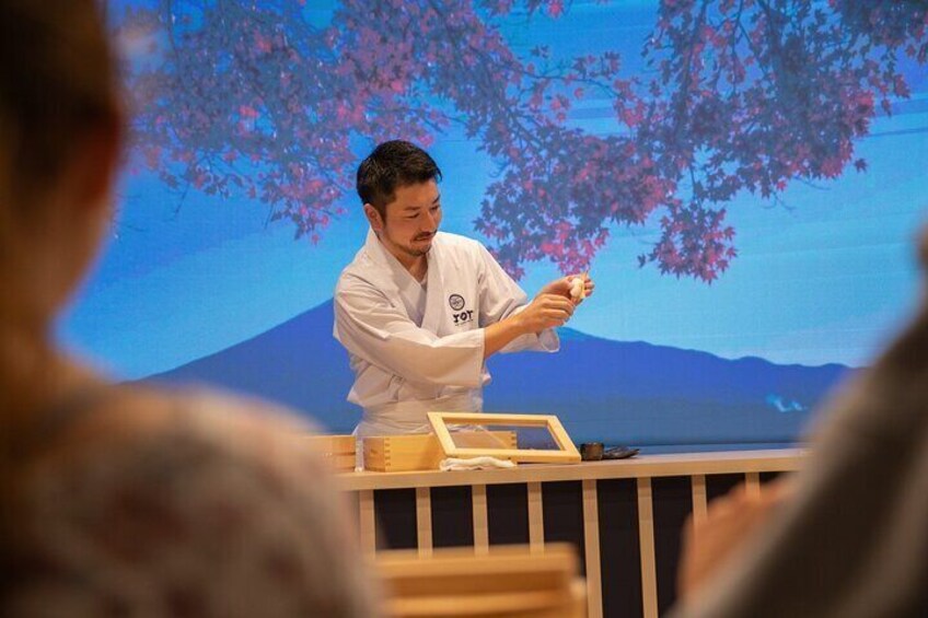 Tokyo: SUSHI Making Experience 【JOY ASAKUSA】