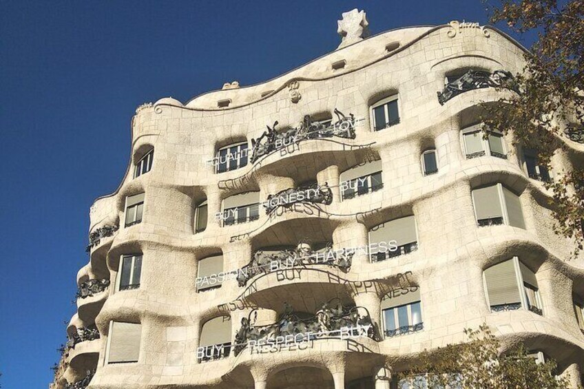 Gaudi Whimsical and Park Tour with Private Guide