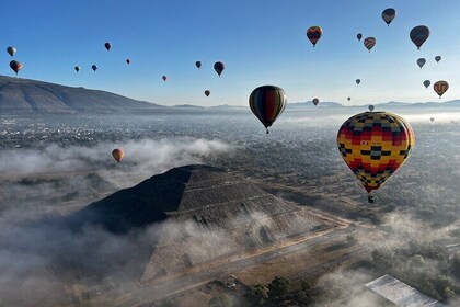 Balloon Flight in Teotihuacán with Tour and Visit to the Grotto