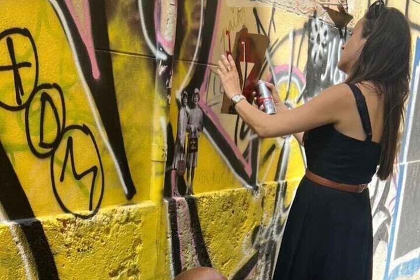 Small-Group Graffiti Tour and Workshop in El Carmen