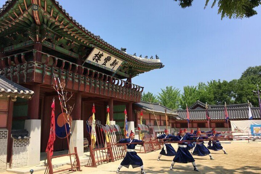 Starfield Suwon : Day Tour (Hwaseong Fortress, Gwangmyeong Cave)