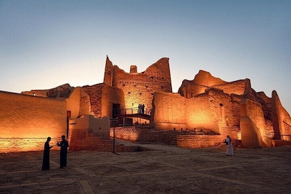 Riyadh City Tour - Diryah to Al Masmak & Souk tour with Dinner