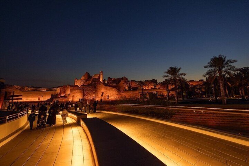 Shared Riyadh City Tour from Diriyah to Al Masmak Fortress