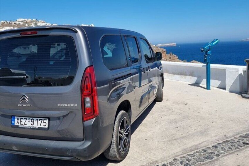 Discovering Santorini in A 3 Hour Highlights Tour