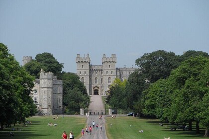 Windsor, Stonehenge Winchester Tour Private includes entry passes