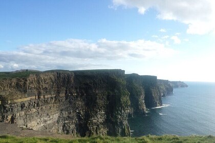 Private Tour: Stunning Cliffs of Moher and the Burren from Cork