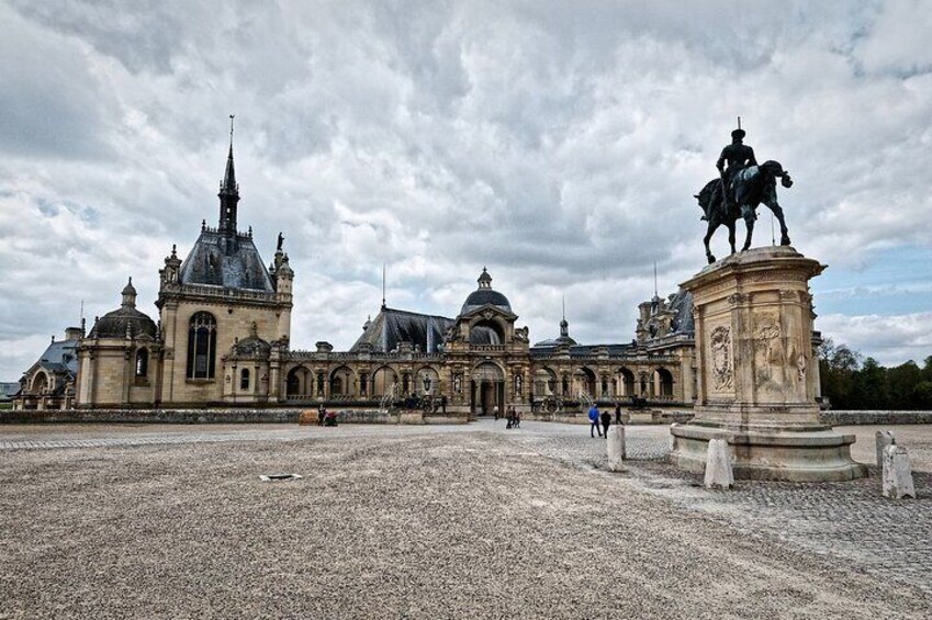 Chantilly Charms: 2 Hours Exclusive Private Walking Excursion