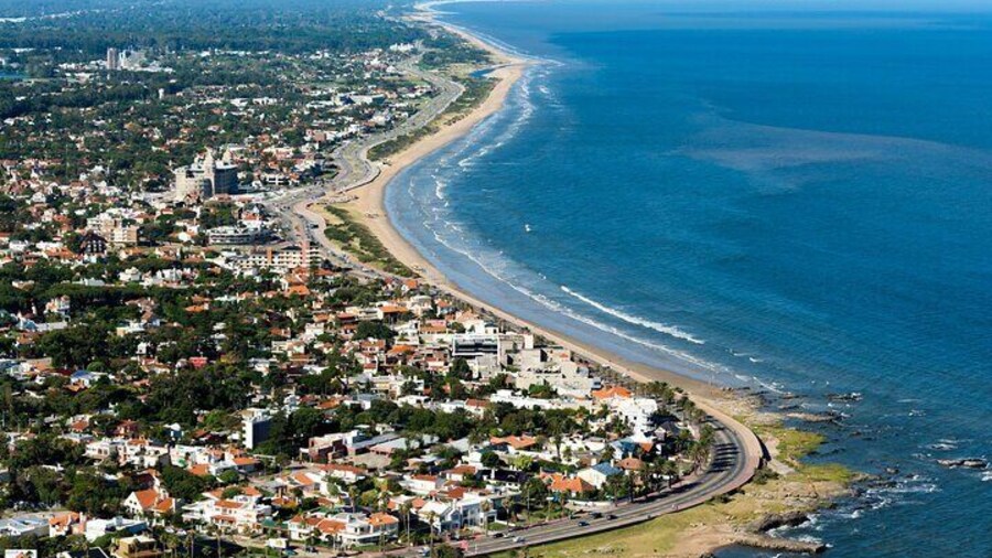 Private Tour Half-day Regular City at Montevideo
