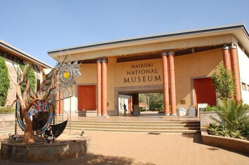 Private Nairobi City Tour and Lunch at Carnivore