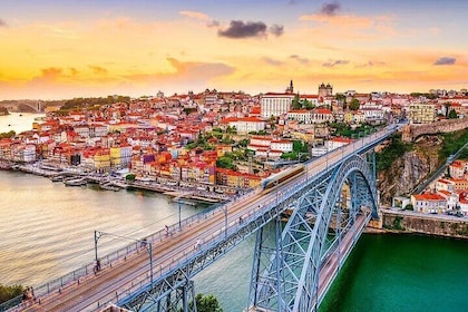 Transporte Tour Lisboa A Oporto Hasta 8 personas