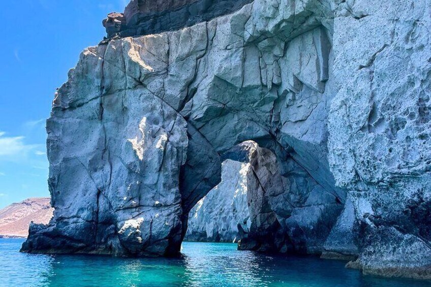 Espiritu Santo Island and sea lions 