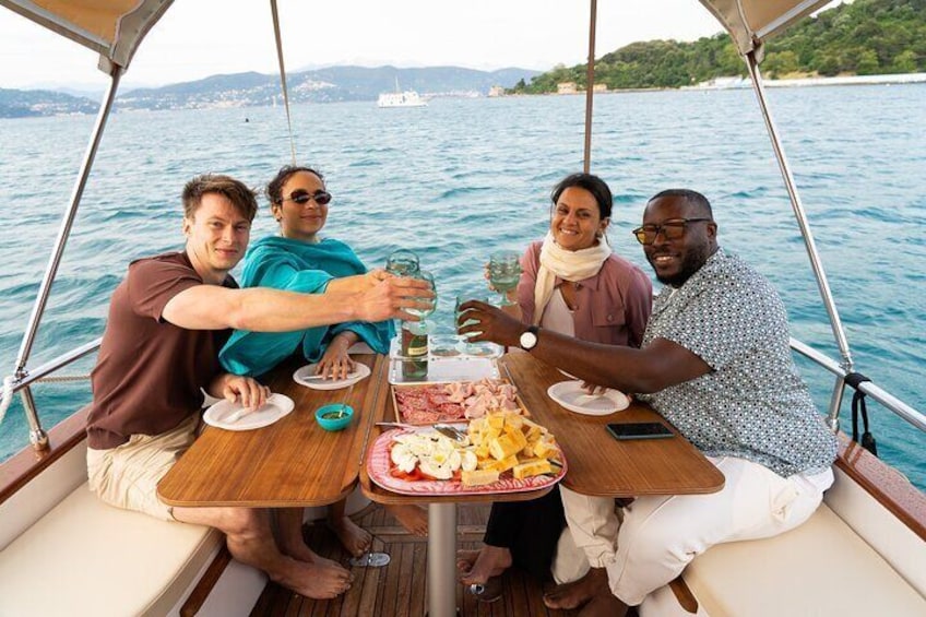 6 Hours Cinque Terre with Lunch by Boat in La Spezia