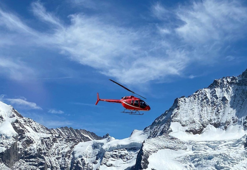 Exclusive helicopter-tour for 4 people to the Swiss Alps