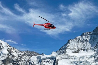 Eksklusiv helikoptertur for 4 personer til de sveitsiske alpene