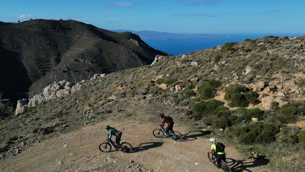 E-bike tour , gorges and traditional villages.