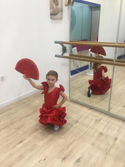 Picture 11 for Activity 45 minutes flamenco dance class for family in Málaga