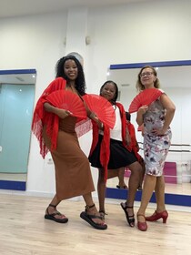 45 minutos de clase de baile flamenco en familia en Málaga