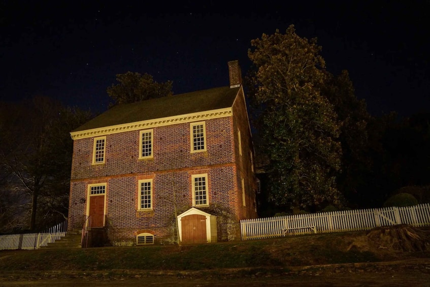 Picture 18 for Activity Colonial Williamsburg: Dead of Night Ghost Hunt