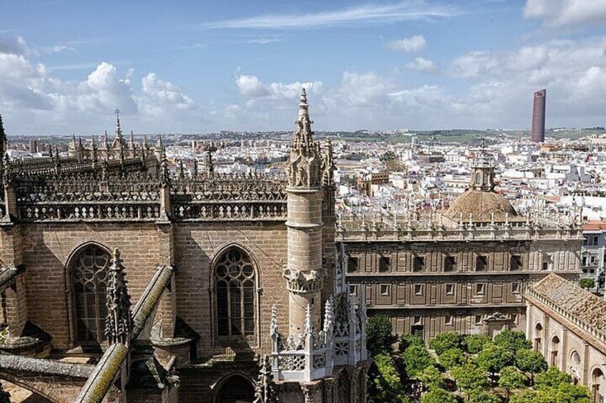 Full day in Seville/ E-Bike, Monuments, Boat and Flamenco Show