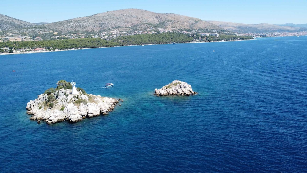 Picture 3 for Activity From Trogir: Guided Panoramic Boat Tour with Drinks