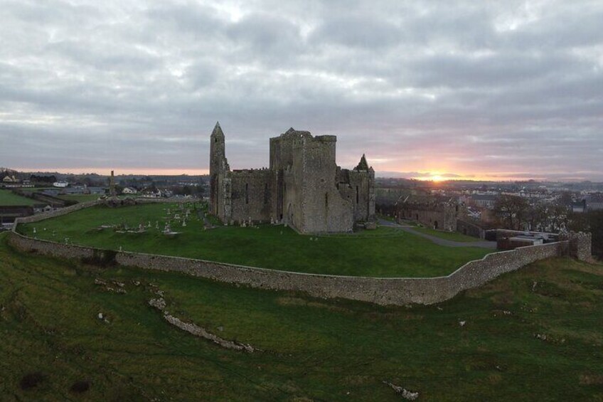 Private Tour Rock of Cashel Hore Abbey and Cahir Castle from Cork