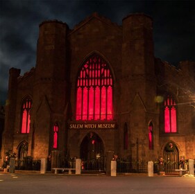 Salem : Ultimate Dead of Night Walking Ghost Tour