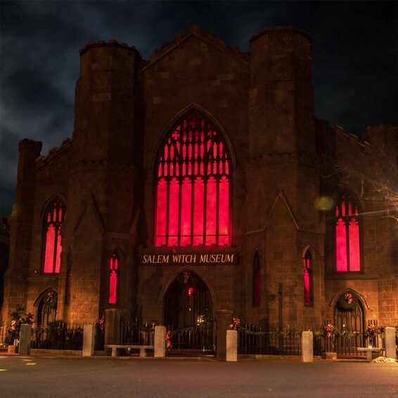 Salem: Ultimate Dead of Night Walking Ghost Tour