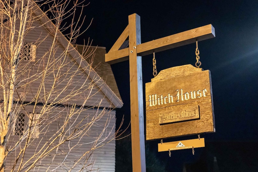 Picture 14 for Activity Salem: Ultimate Dead of Night Walking Ghost Tour