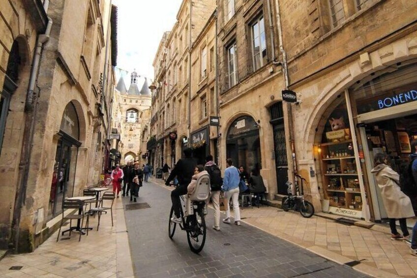 Bordeaux Historic Center & Vineyards Gravel Bike Tour 