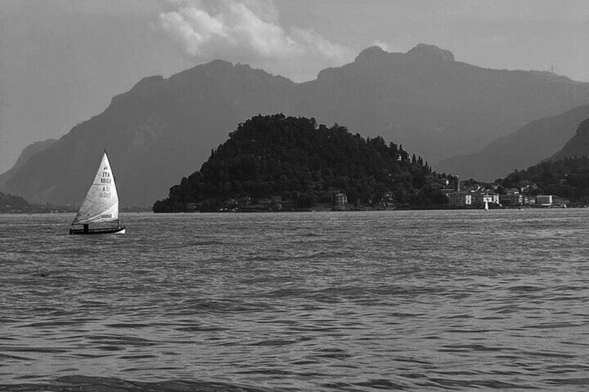 2 to 3 Hours Private Boat Tour in Lake Como 