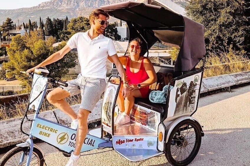 Split Tour in Private Electric Rickshaw